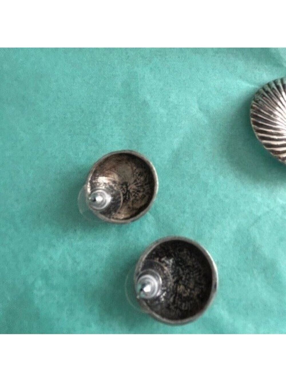 3 pairs of silver tone earrings and a delicate silver chain - Picture 7 of 8